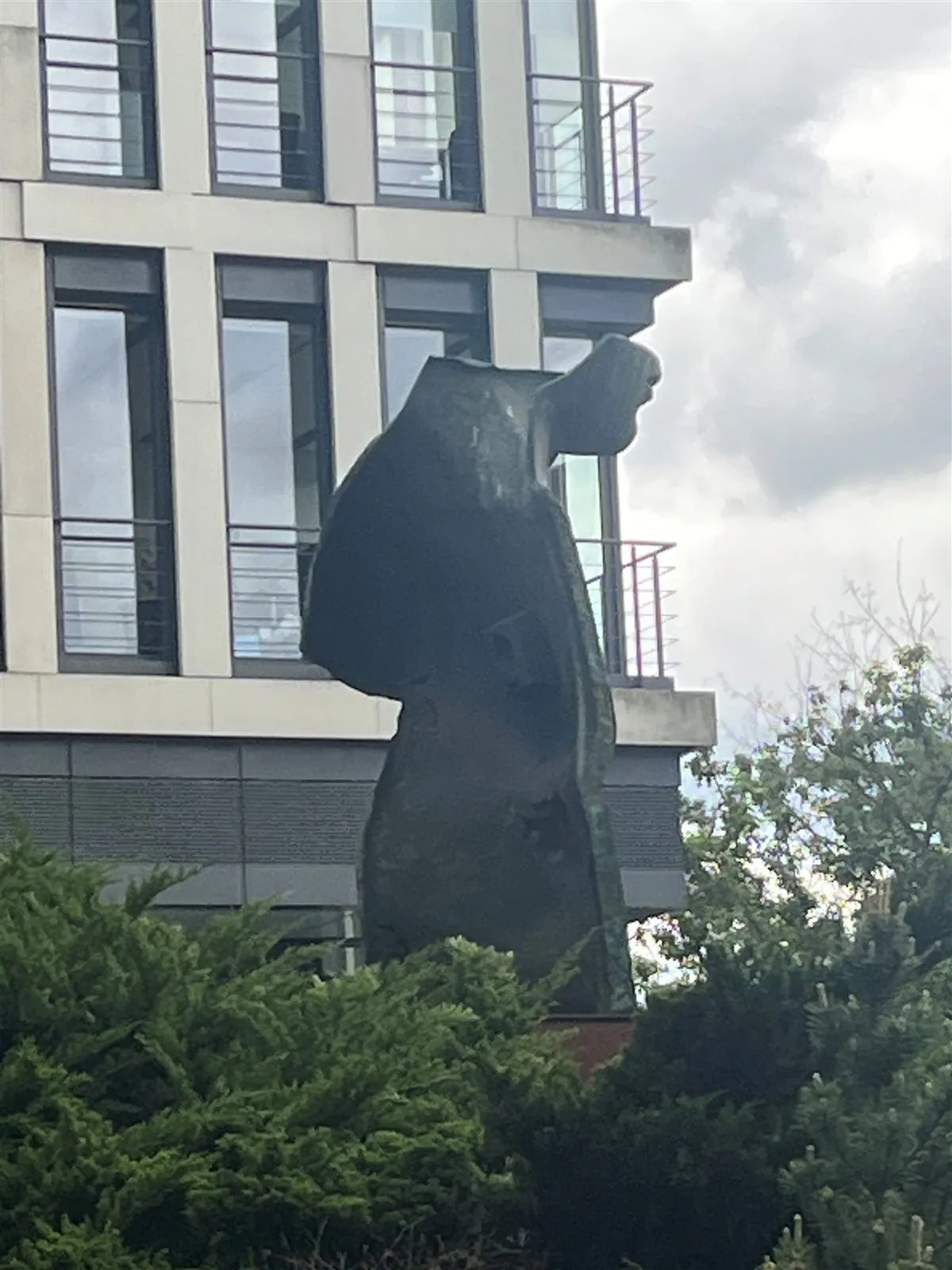 Grande Toscano — Igor Mitoraj, dramatic low angle, Warsaw
